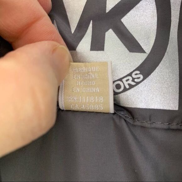 Michael Kors Gray‎ Puffer Jacket w/Silver Logo On Arm Sz L - Picture 11 of 12